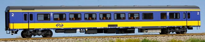Passenger car type ICRm BD 2nd class for InterCity service stam 5735<br /><a href='images/pictures/LS_Models/44086.jpg' target='_blank'>Full size image</a>
